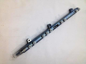 Рампа топливная SHAANXI WP-10 с датчиком BOSCH