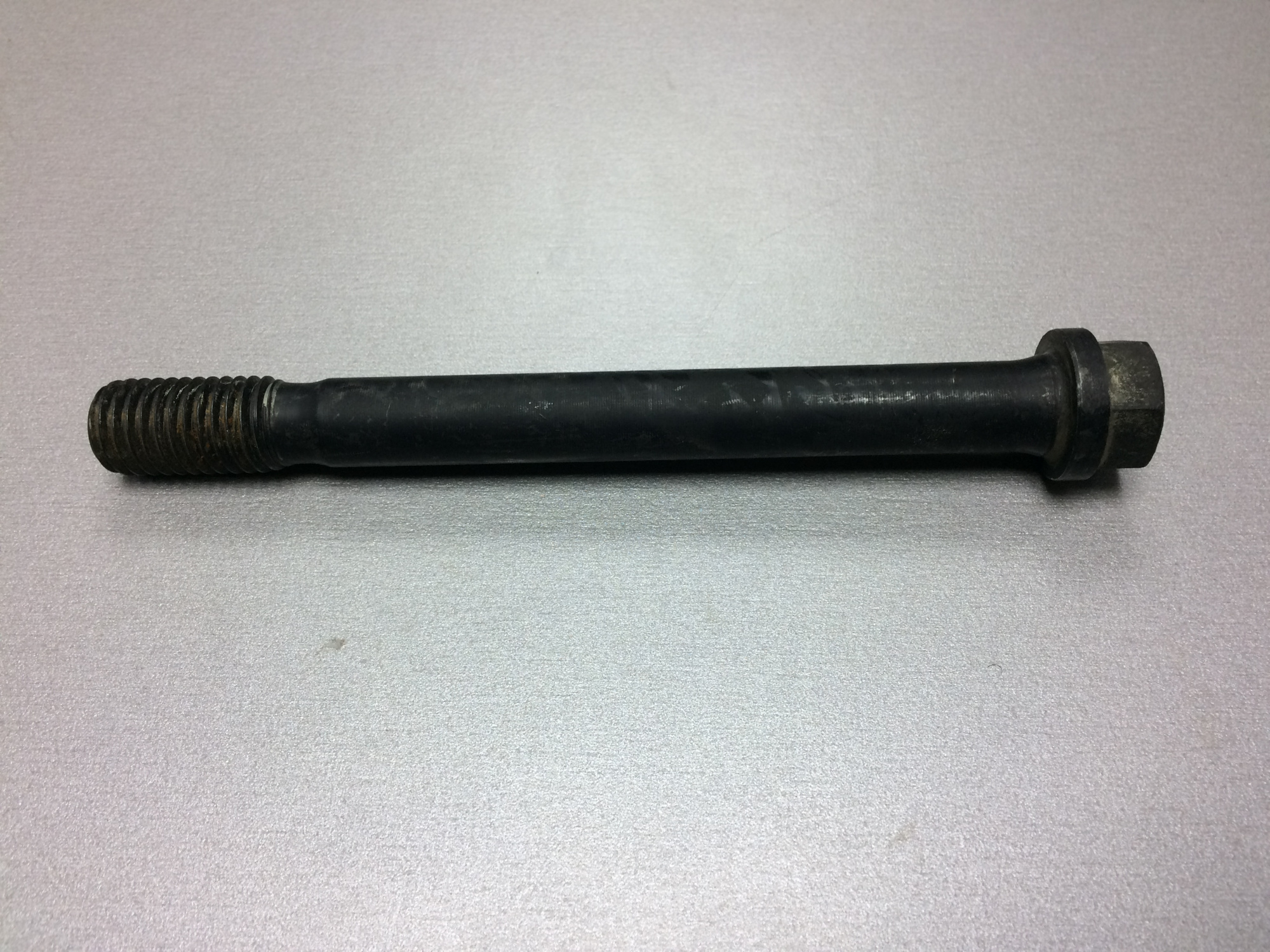 Болт постели блока цилиндров WD-615, WP10