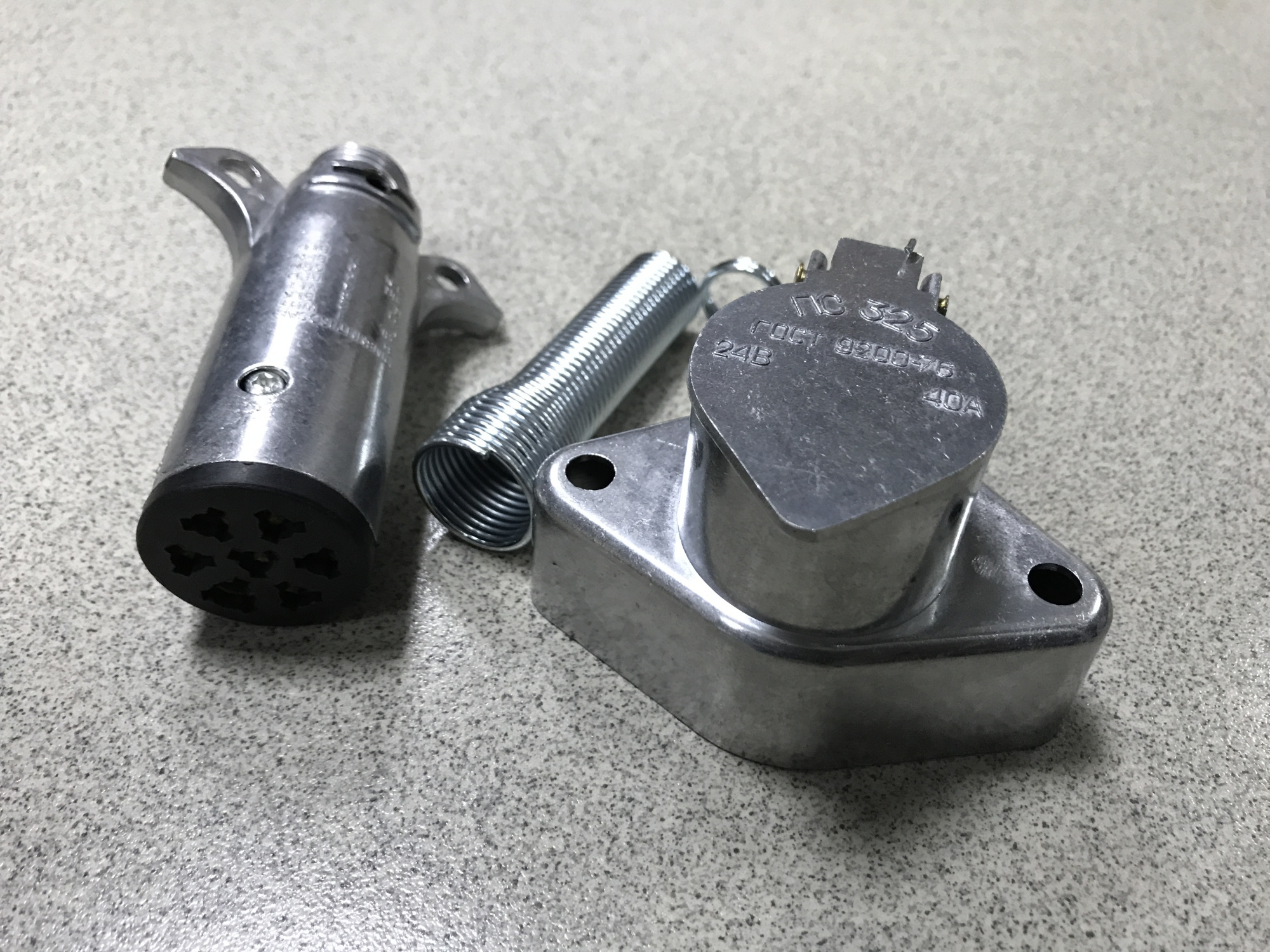 Разъем соединительный розетка-вилка (к-т из 2-х)