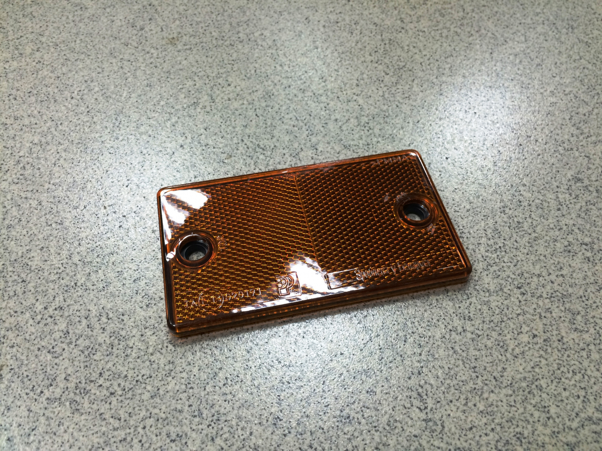 Световозвращатель прямоугольный желтый