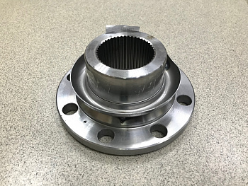 Фланец редуктора HOWO, SHAANXI D=165, 8 отв, Н=70 (46 шлиц) 