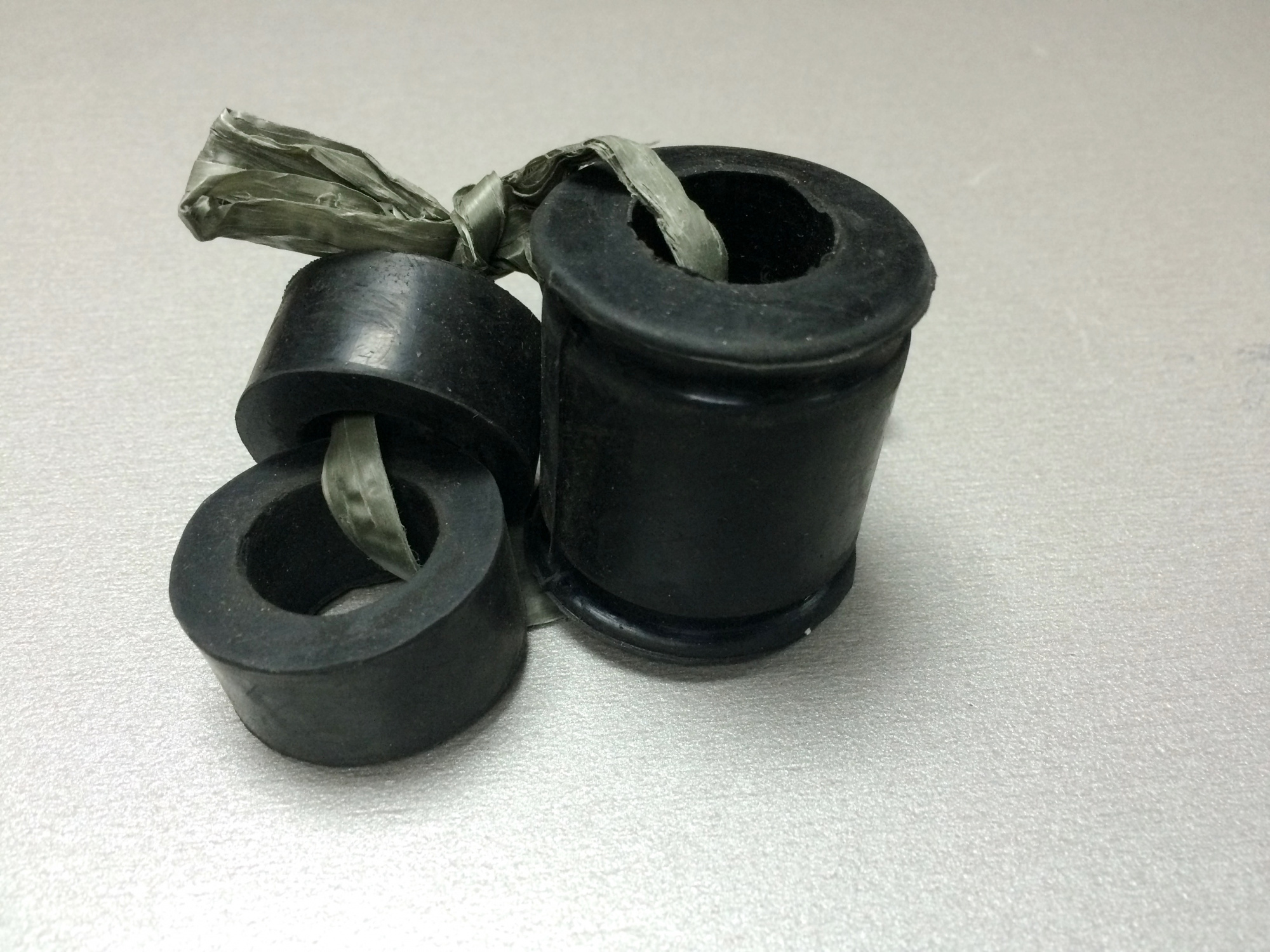 Втулка амортизатора HOWO,SHAANXI (к-т из 3шт)