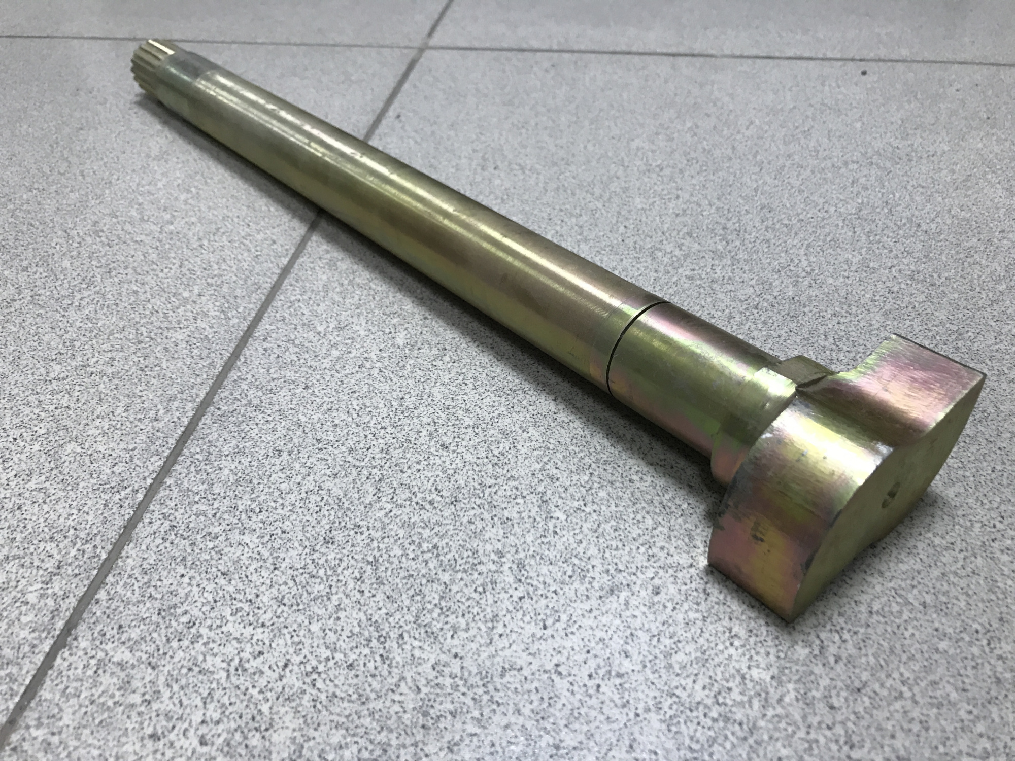 Кулак разжимной HOWO, SHAANXI задний тормозных колодок левый L=550