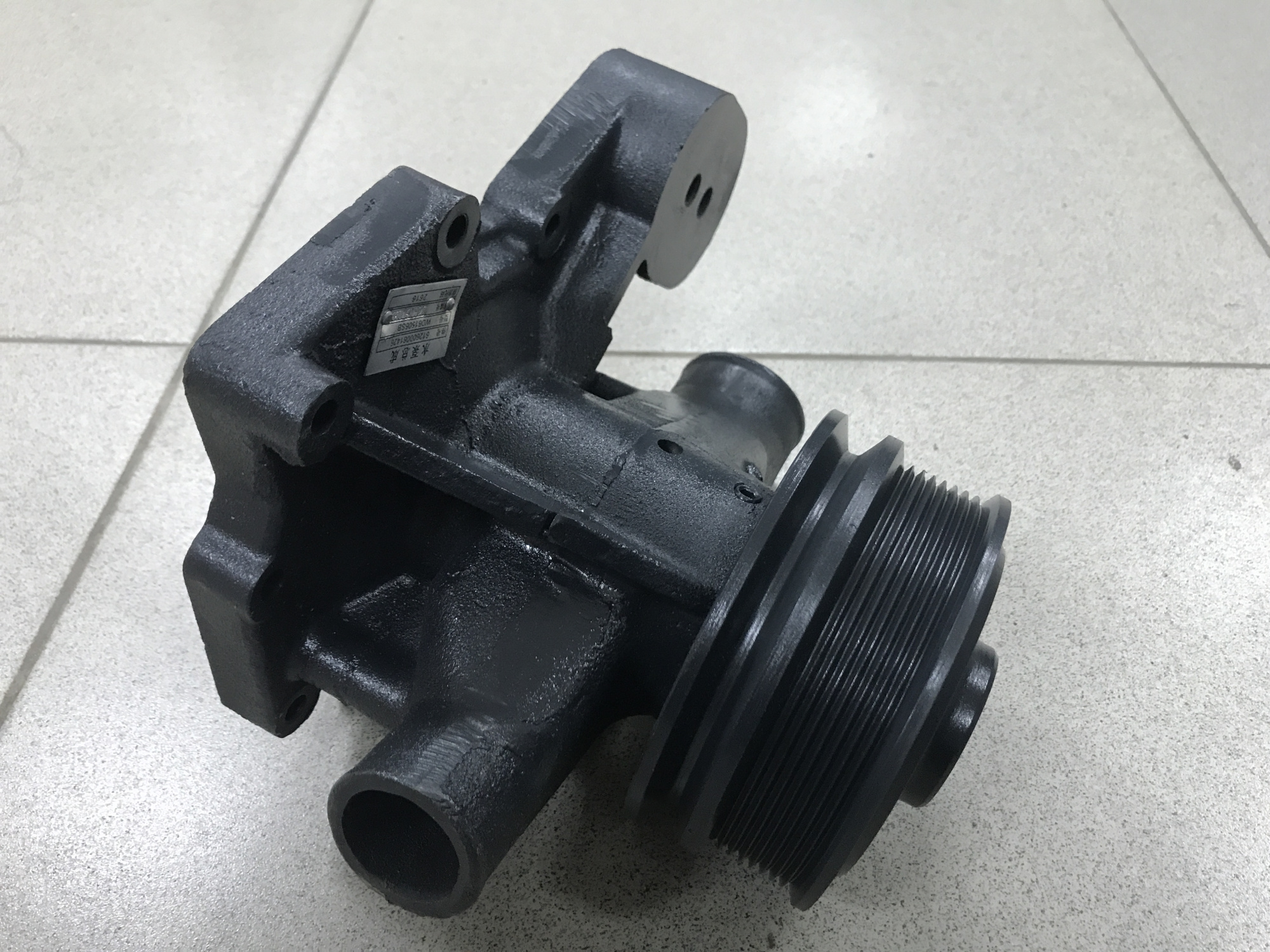 Насос водяной WP10 SHAANXI,WD618 ручейковый