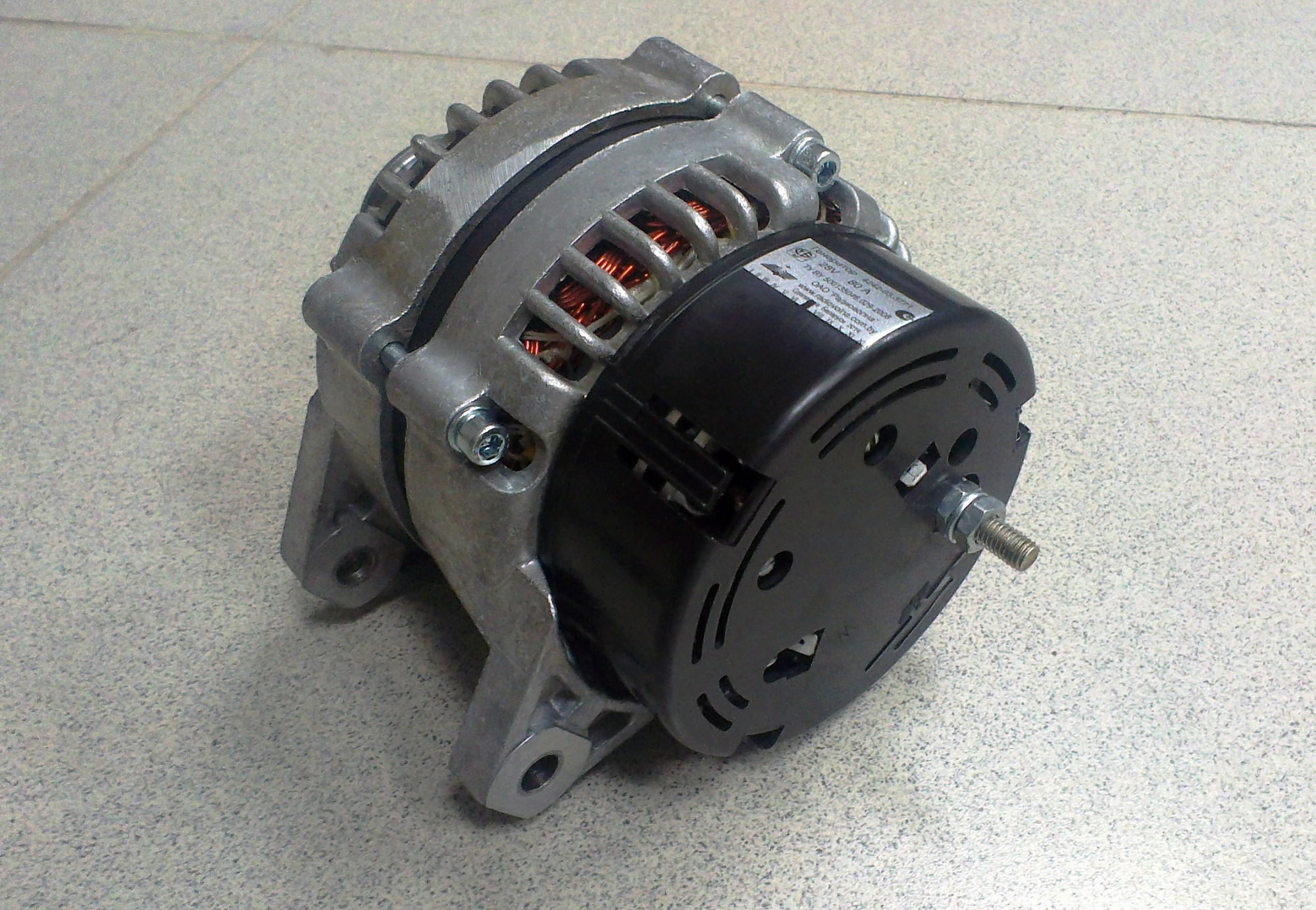 Генератор МАЗ,УРАЛ дв.ЯМЗ ЕВРО-3 28V 80А РАДИОВОЛНА