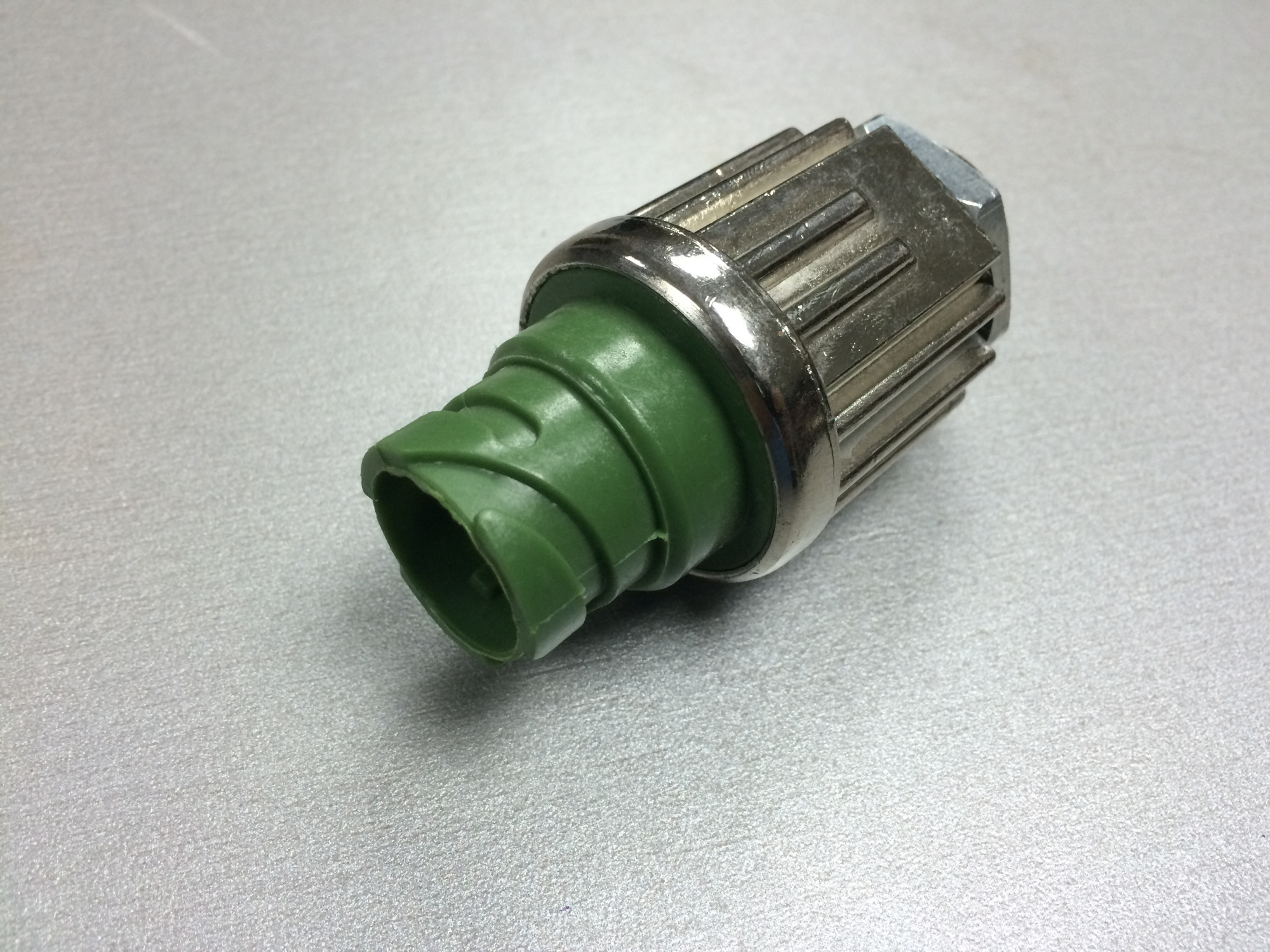 Датчик включения сцепления SHAANXI