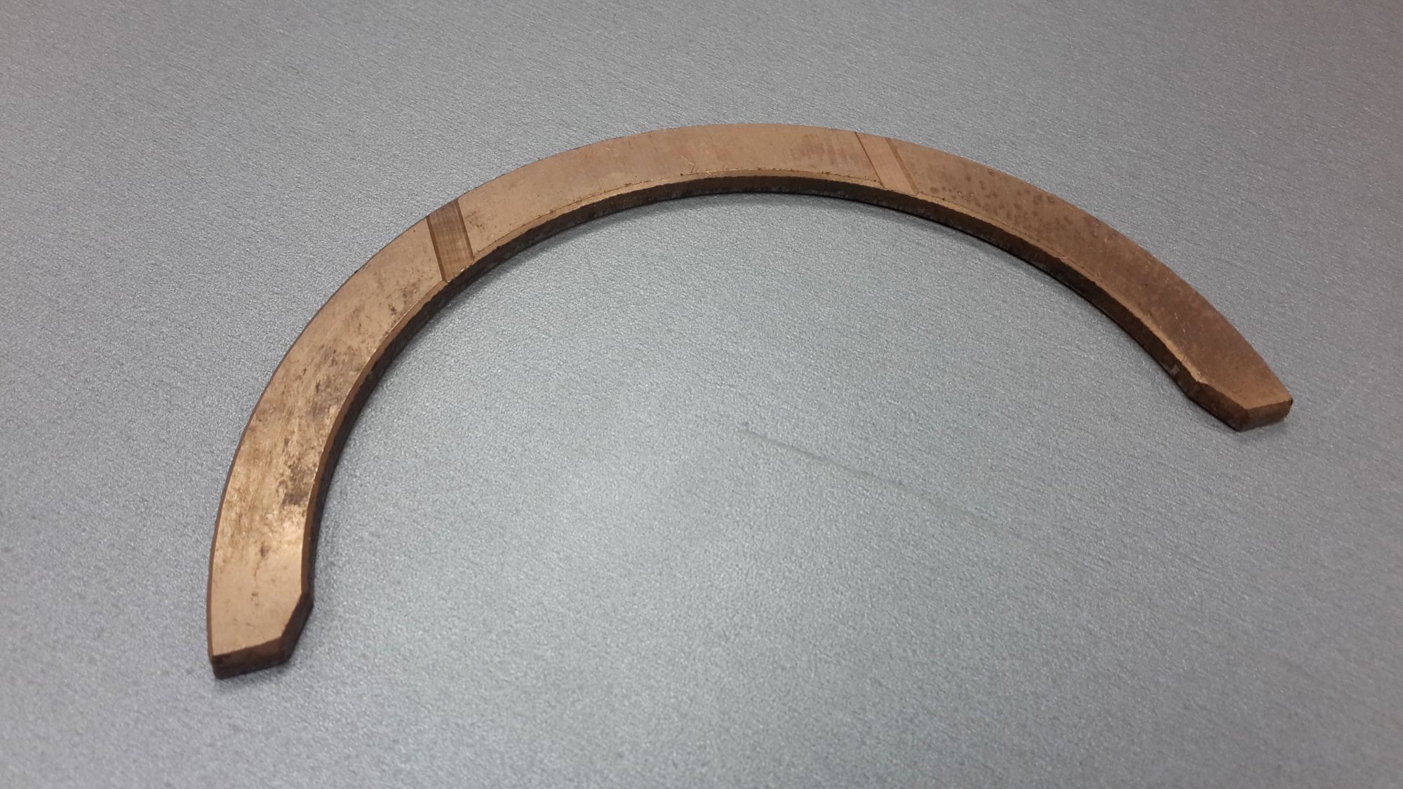 Полукольцо упорного подшипника ЯМЗ-840,850, ТМЗ-8421 верхнее