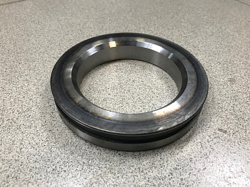 Кольцо сальника балансира HOWO,SHAANXI (с проточкой)