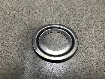 Шайба маслоотражающая SHAANXI передней ступицы мост MAN 